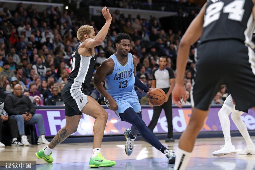 衣惊艳亮相 衣惊艳亮相