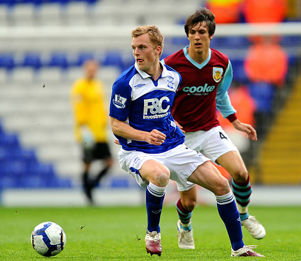 背后正是一 背后正是一